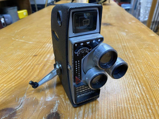 Vintage Tower 3 Lens 8mm Movie Camera Display擺設