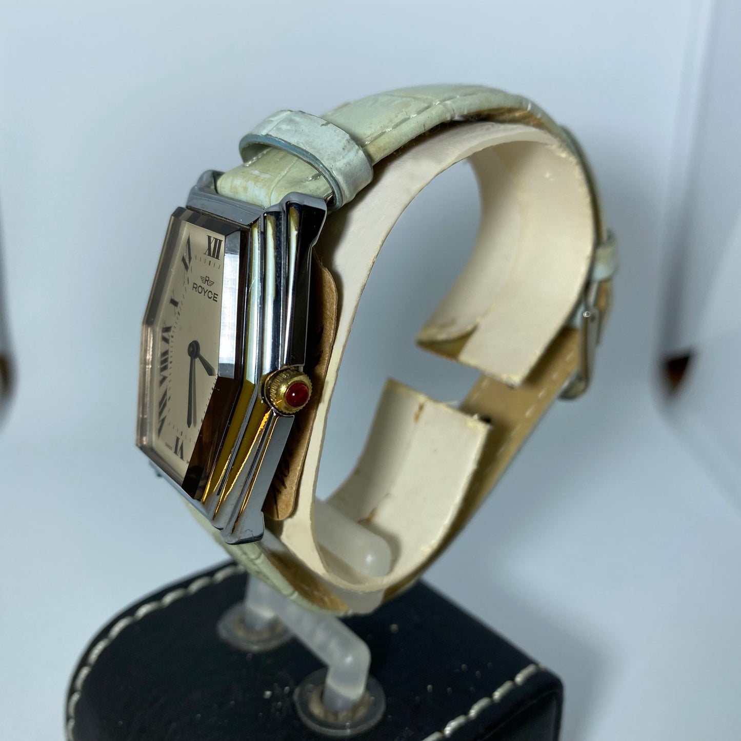New Old Stock (N.O.S.) ROYCE Watch 1970s RY0002