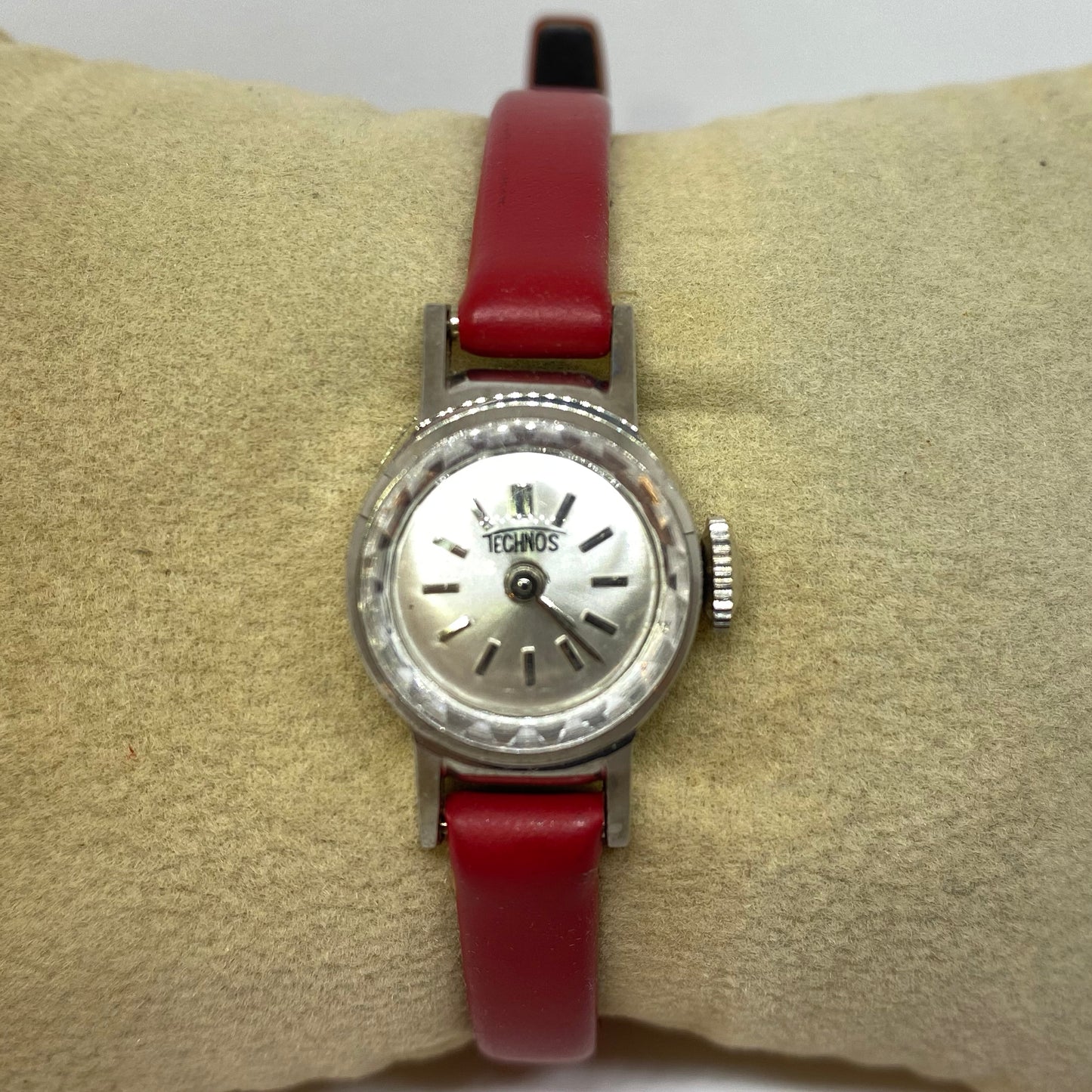 New Old Stock (N.O.S.) TECHNOS Watch 1960s TN0001